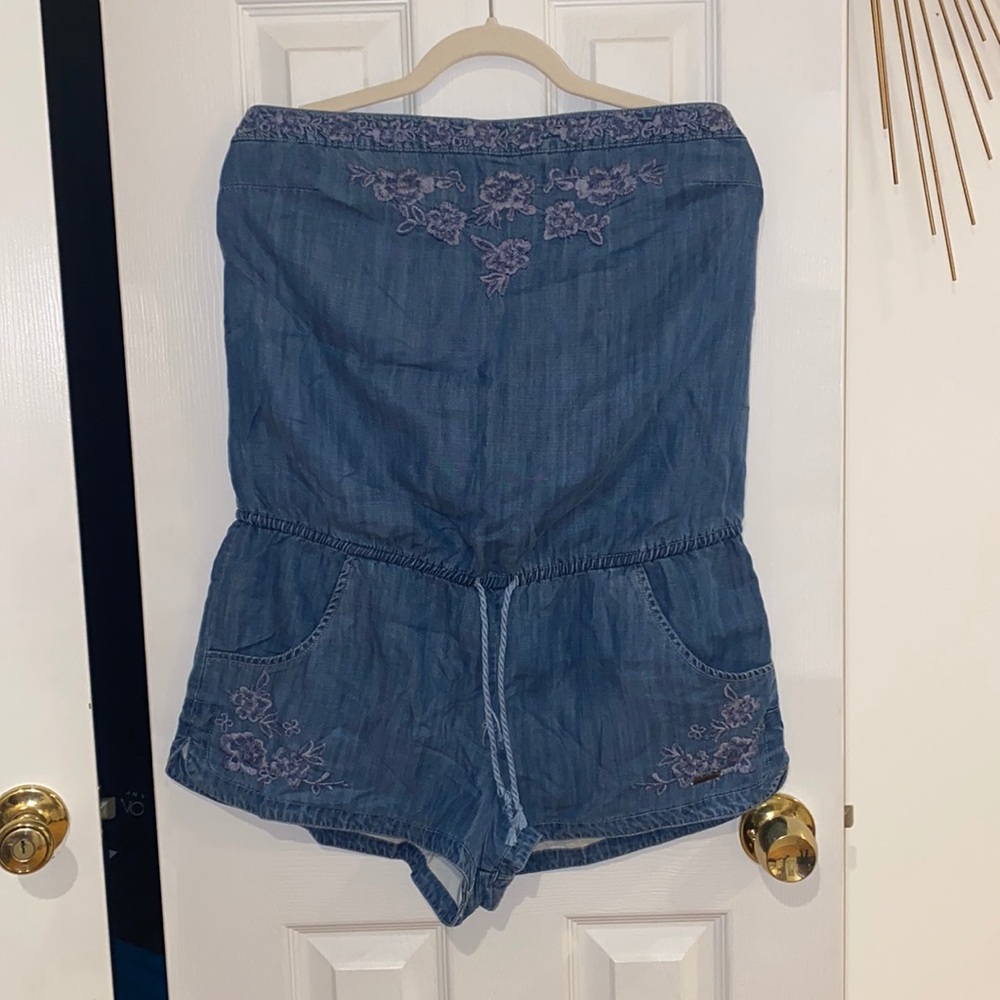 NWT : A&F: Blue Floral Off the Shoulder Romper